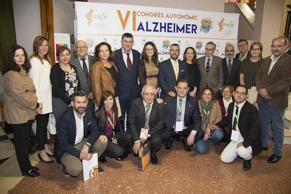 Foto de família de part dels participants en el Congrés.