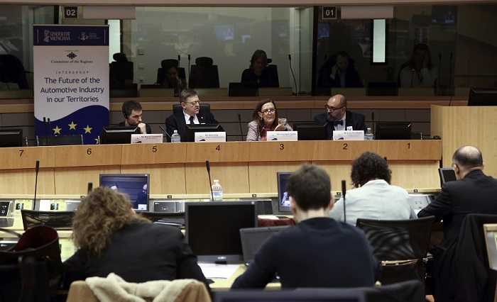 El cap del Consell en la reunió de l’Intergrup de l'Automòbil del Comitè de les Regions.