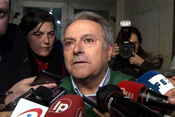 Alfonso Rus atenent els mitjans després de comparèixer davant del jutge per la seua detenció vinculada amb l'operació Taula.