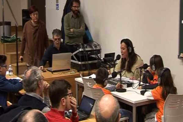 Radioescola, el mural d'Amàlia Garrigós.