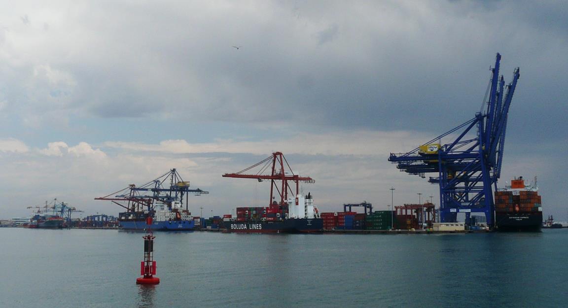 A hores d'ara els treballadors que descarreguen la mercaderia dels ports pertanyen a les Societats Anònimes de Gestió dels Estibadors Portuaris (SAGEP).