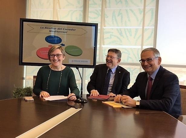 El govern valencià reclama que el govern espanyol supere la visió radial en la construcció d'infraestructures ferroviàries.