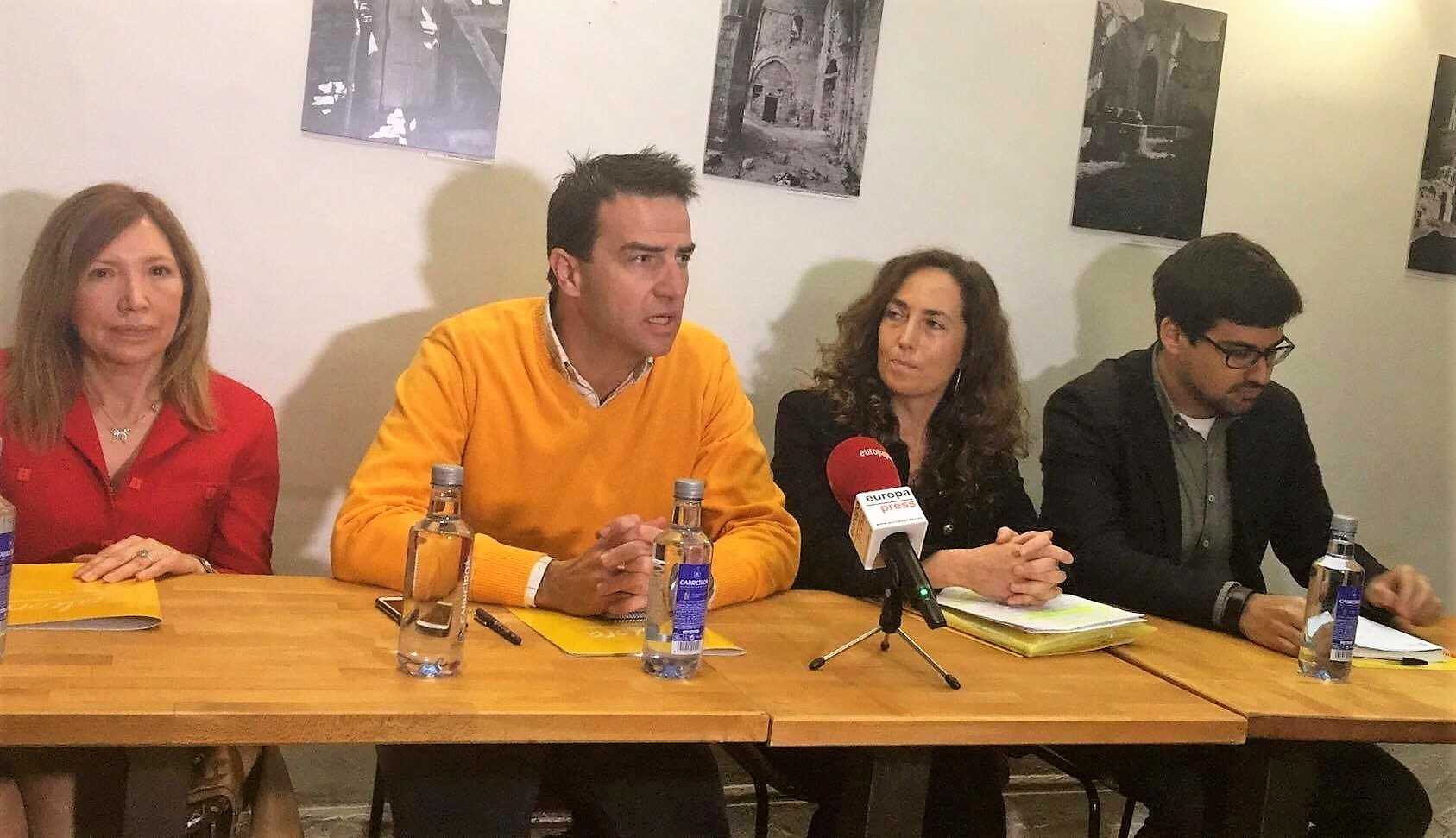 Gorka Maneiro i Carolina Punset han estat acompanyats de Dolors Agenjo i Guillermo del Valle.