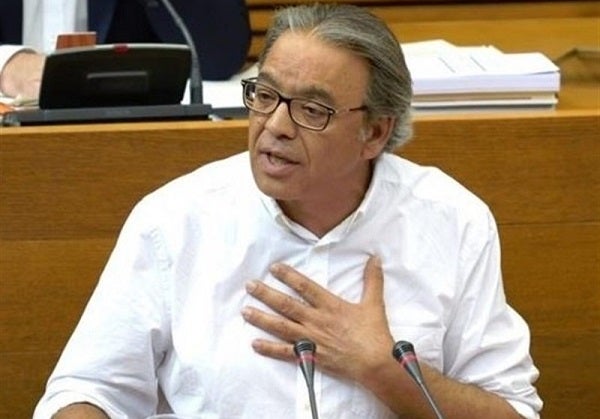 Manolo Mata.