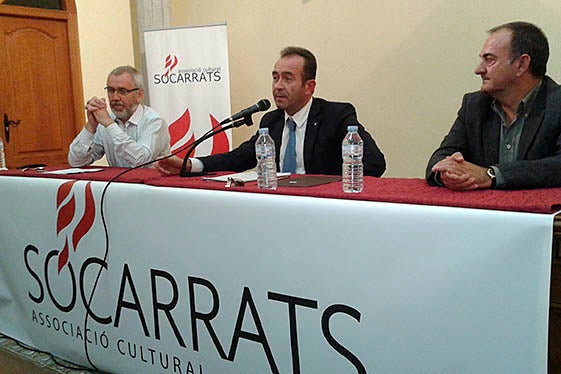 Conferència al voltant de la Guerra de Successió, titulada 'Dos països, una mateixa història', pronunciada pel periodista Miquel Calçada i Olivella