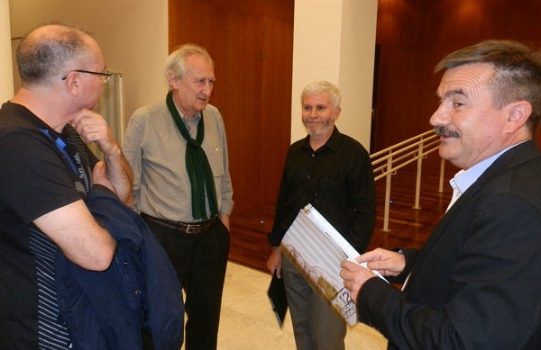 Joan Enric Valiente, president del Cine Club Utiye, Carlos Benpar, director de cinema , Rafa Francés, membre de la junta de l'Utiye i José Antonio Calabuig, regidor de Cultura