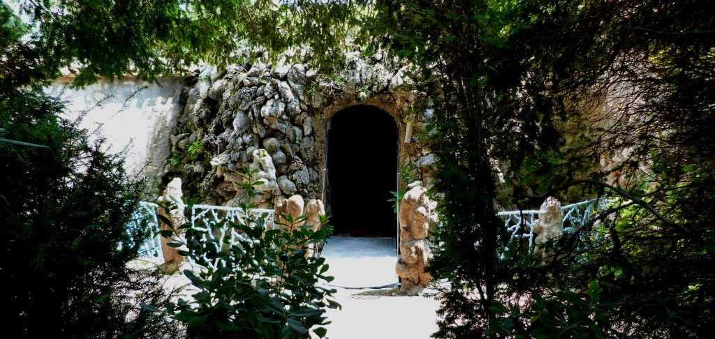 La gruta del Jardí de Santos