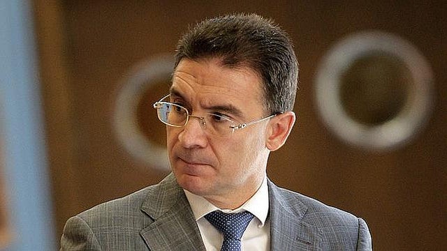 Als polítics se'ls ha d'exigir honestedat i respecte a a les Universitats