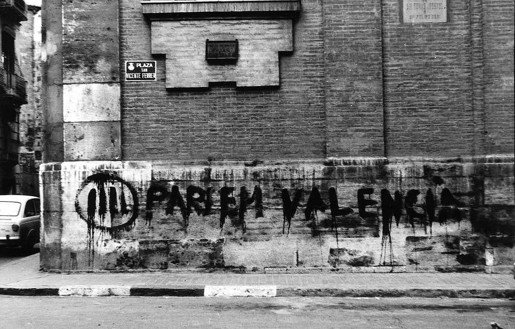 Pintada pel valencià, durant el franquisme