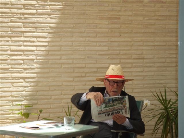 Bausset va ser dels primers en escriure en valencià a Levante