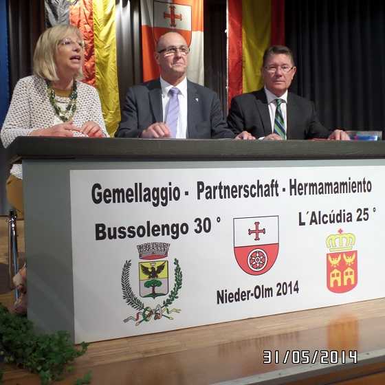 Maria Paola Boscaini, alcaldessa de Bussolengo, Dieter Kuhl, alcalde de Nieder Olm i Robert Martínez, alcalde de l’Alcúdia.
