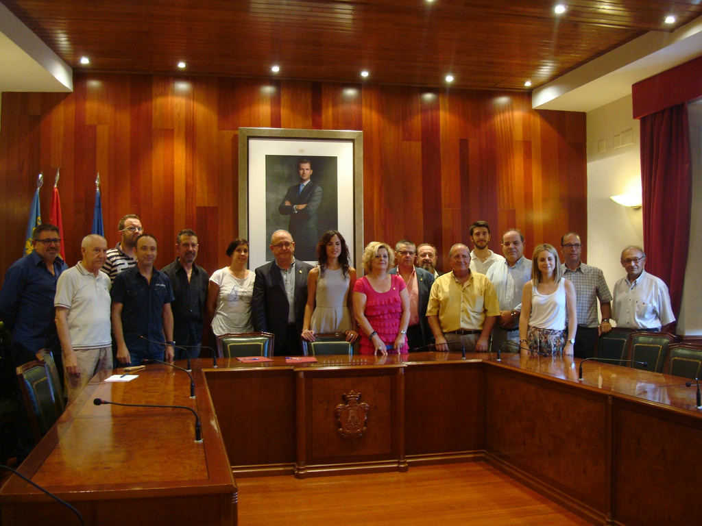 Els components que han aprovat l'acord