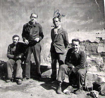 Exiliats abans d'entrar al treball