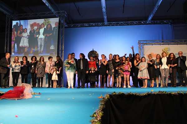 Les instal·lacions del centre comercial Sueca Parc van aconseguir un ple absolut amb la celebració de la tercera edició de la Passarel·la de Moda Sueca 2014, en la imatge.