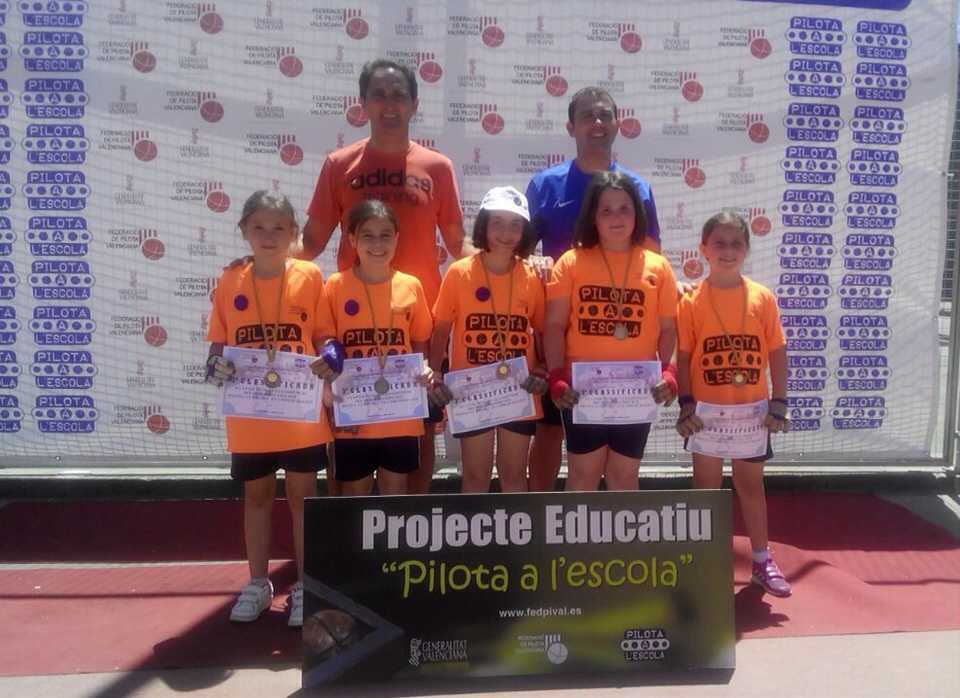 Jugadores i mestres del Col·legi Hernández