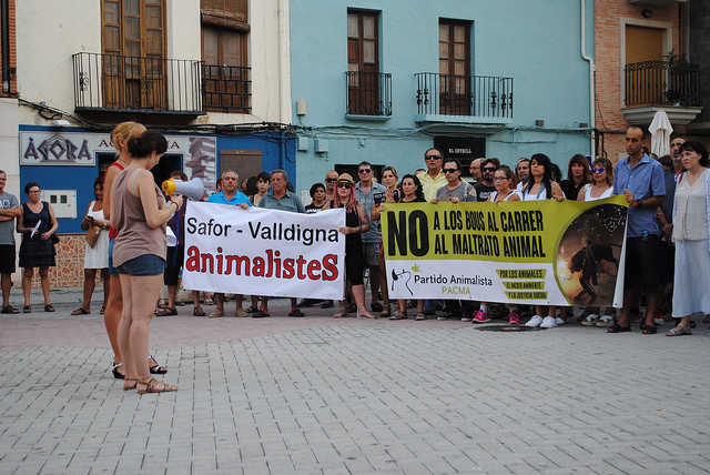 Fotos: Concentració a Tavernes de la Valldigna