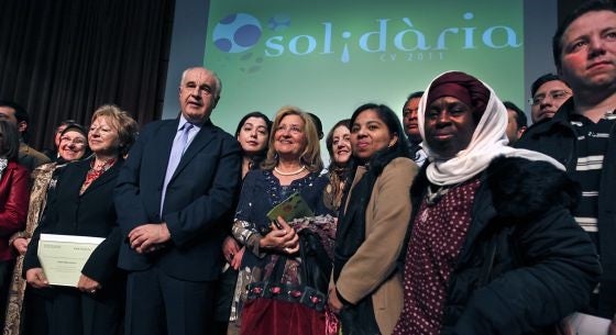 Rafael Blasco amb els membres d'una ONG.