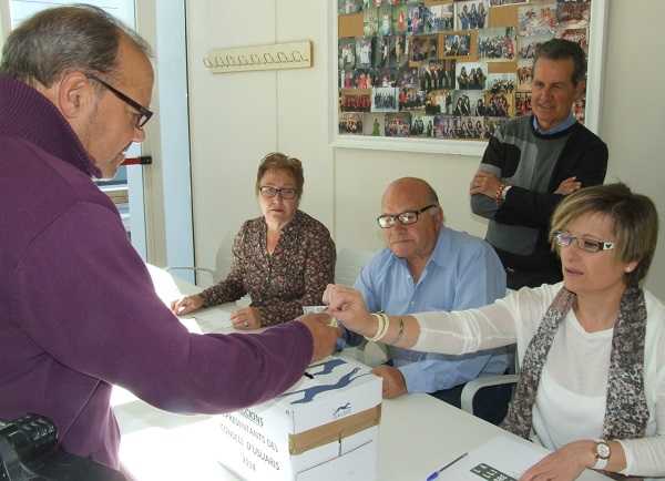 Un moment de les votacions per elegir els nous membres del seu Consell d’Usuaris.