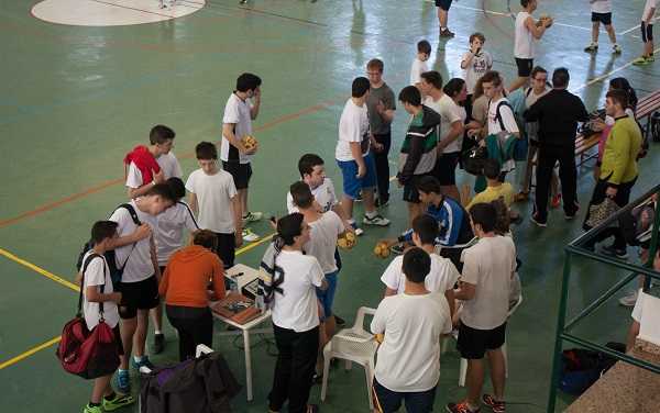 La I Matinal de Handbol d'Ontinyent va aconseguir una gran participació.