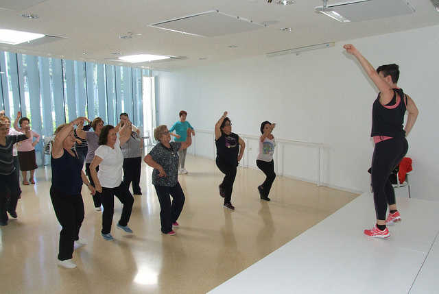 L'oferta inclou  exhibicions de pilates, dansa llatina, ioga i balls de saló.