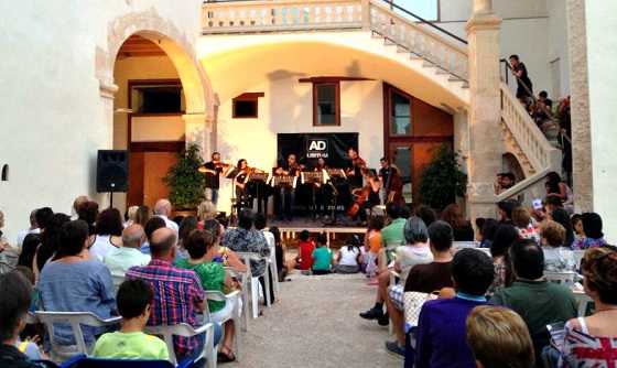 Un moment del concert inaugural.