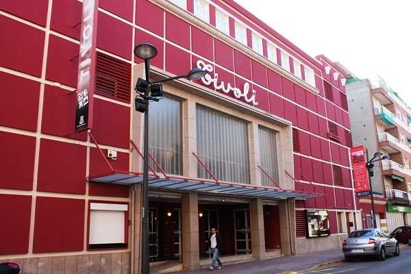 “Escriu-me un conte” és el nom de la funció que tindrà lloc el 27 d'abril a les 18:00h en el teatre Tívoli, en la imatge.