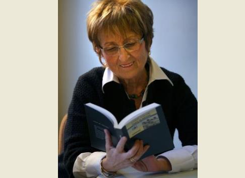 Rosa Serrano, guardonada per la Fundació Bromera