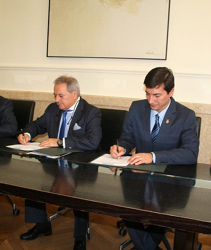 Moment de la signatura