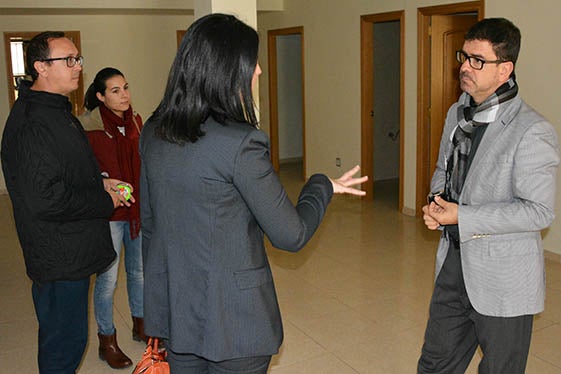 Emili Altur, (dreta) regidor de Promoció Econòmica.