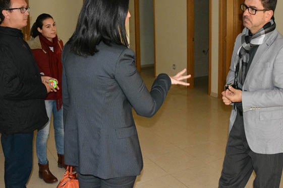 Emili Altur visitava les instal·lacions del primer Centre de Serveis Empresarials de Burjassot.