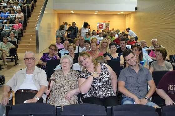 Públic assistent a l'acte d'homenatge.