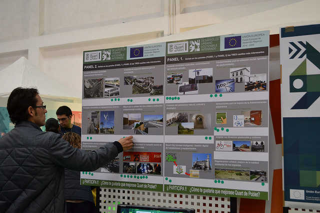 Un ciutadà participant en una de les accions del procés de participació per a dissenyar l'Edusi