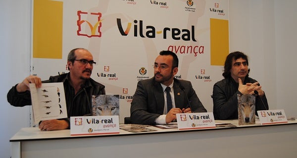 L'alcalde de Vila-real, José Benlloch (al centre), durant la presentació del Simposi.
