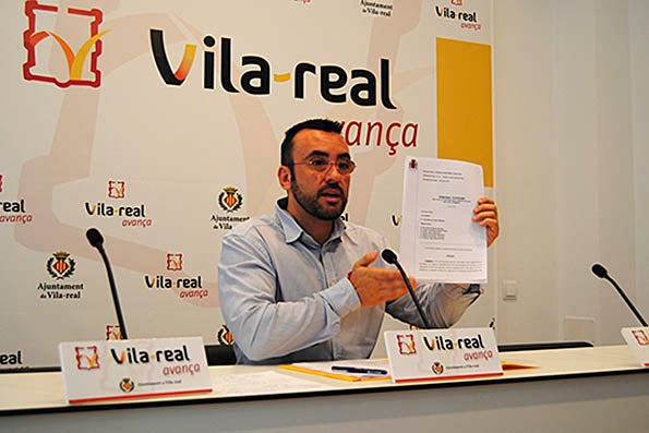 L'alcalde, José Benlloch, informa dels dos autos ferms del Tribunal Suprem contra l'urbanisme “depredador del PP” .