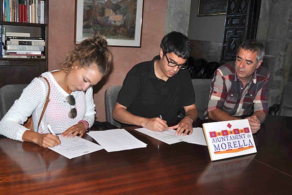 Rhamsés Ripollés i Fanny Barreda han signat el conveni de col·laboració.