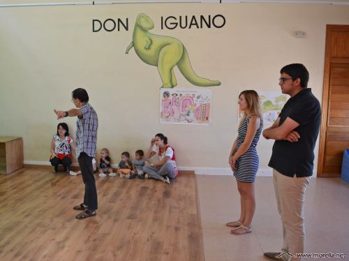 L'alcalde i la regidora d'educació visiten l'Escola Infantil