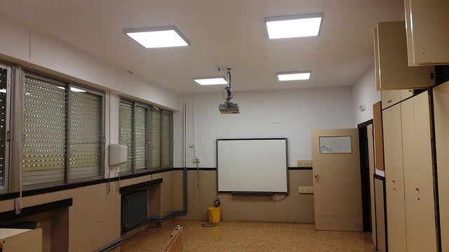 Instal.lació panells LED al Carmen Picó