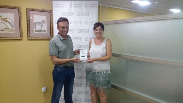 L'alcaldessa ambel president del col·legi de veterinaris