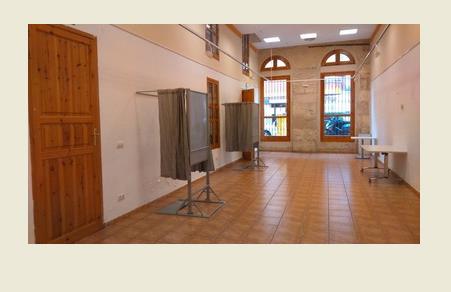 Interior de la biblioteca La Reina