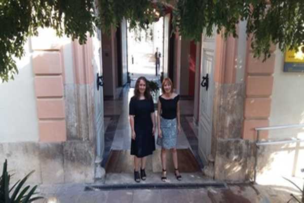 Tello i Soriano, en el accés als jardins pel Palauet.