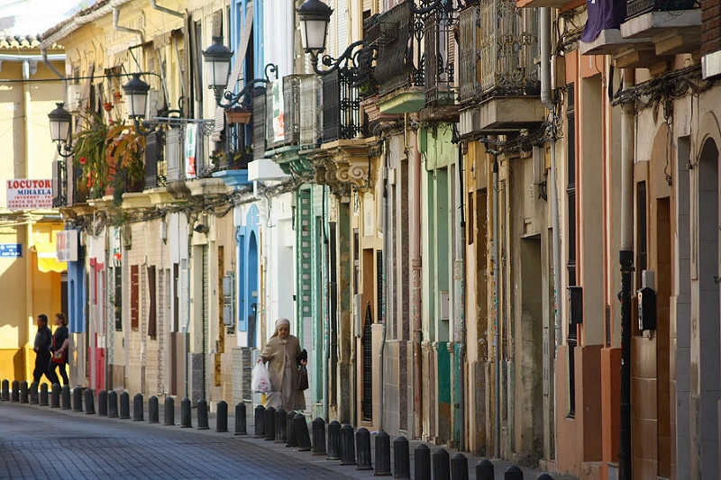 El barri del Cabanyal de València atrau inversors immobiliaris que esperen un augment del preu dels immobles
