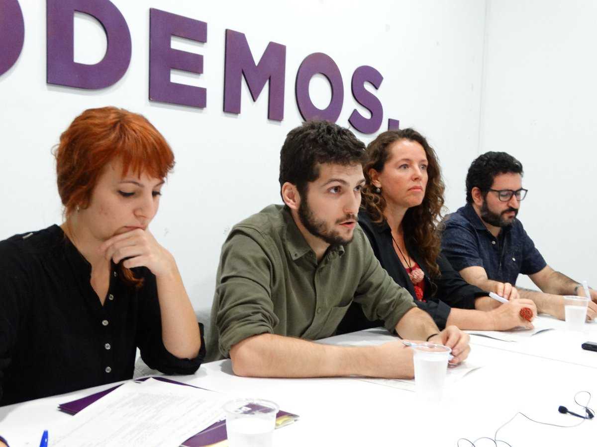 Rocío Segura, Antonio Estaññ, Beatriu Gascó i David Torres compareixen en roda de premsa a la seu de la  formació a València.