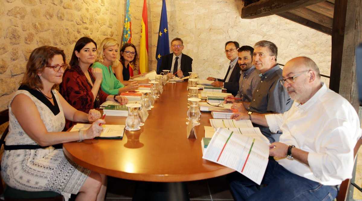 Reunió del Consell durant el seminari celebrat a Ademús el passat mes de juliol.