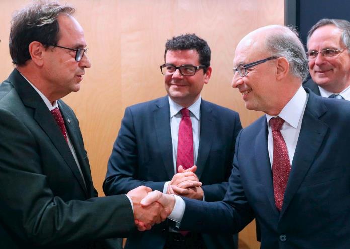 El conseller d'Hisenda, Vicent Soler, amb el ministre d'Hisenda, Cristóbal Montoro.