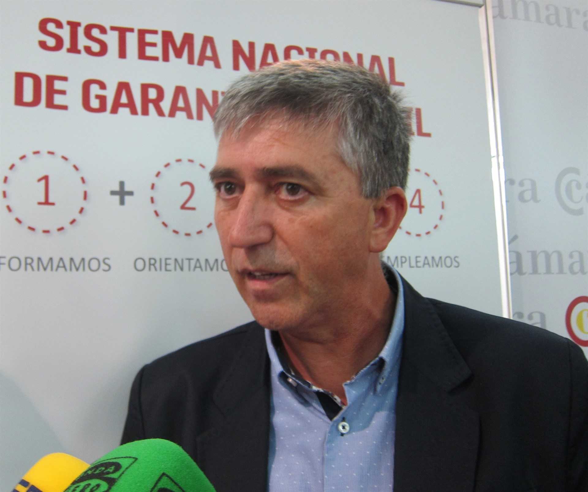 Per a Climent, és "molt important" que l'esforç dels agents socials i econòmics "es reflectisca en la llei valenciana del comerç"