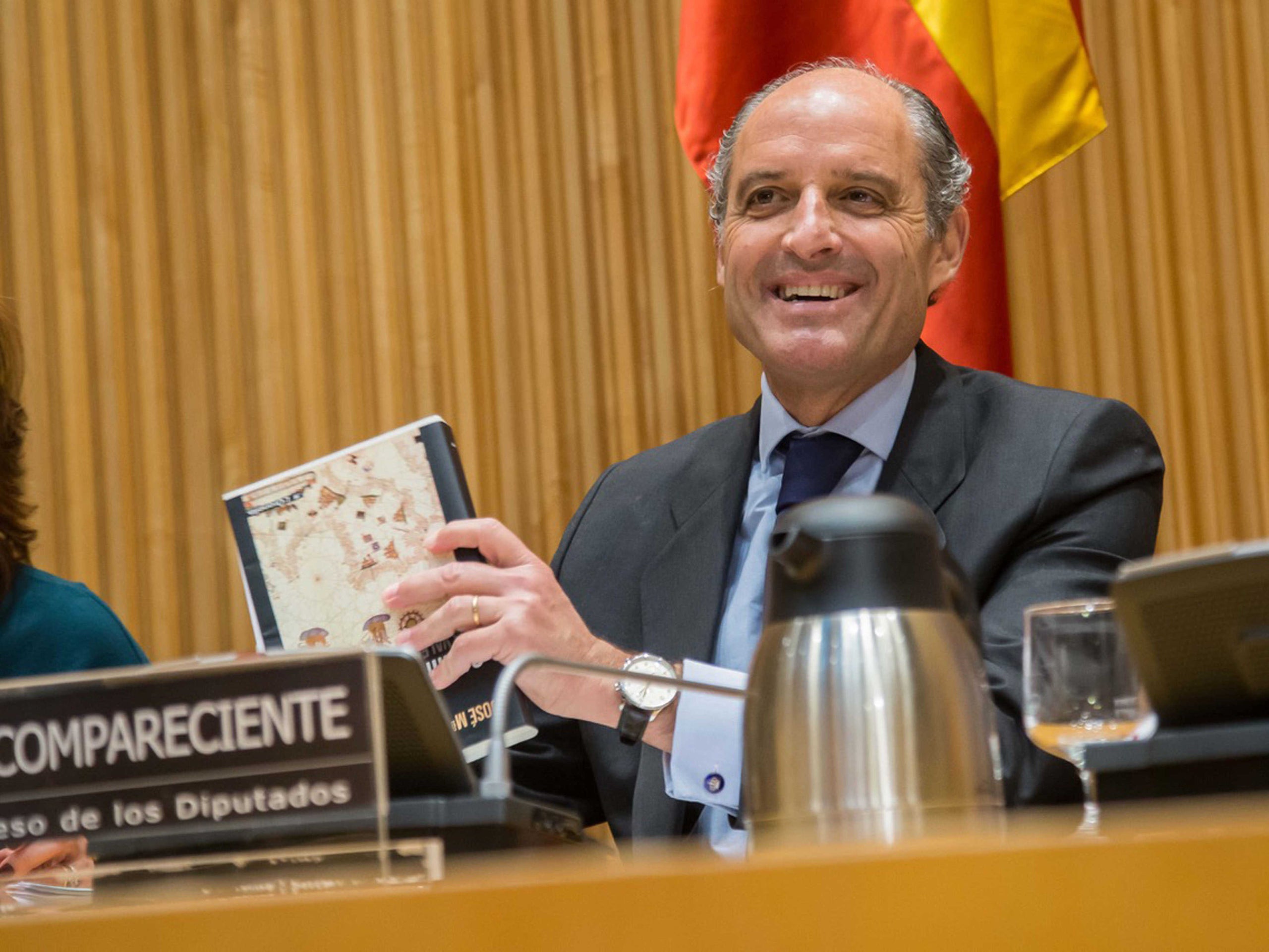 Francisco Camps compareix davant de la comissió del Congrés dels Diputats que investiga el presumpte finançament il·legal del PP.