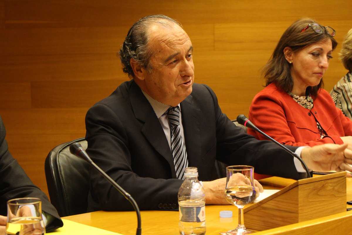 L'expresident de la Diputació d'Alacant, José Joaquín Ripoll, ha assegurat que es va resistir a contractar Orange Market per a actes de la institució provincial i del partit.