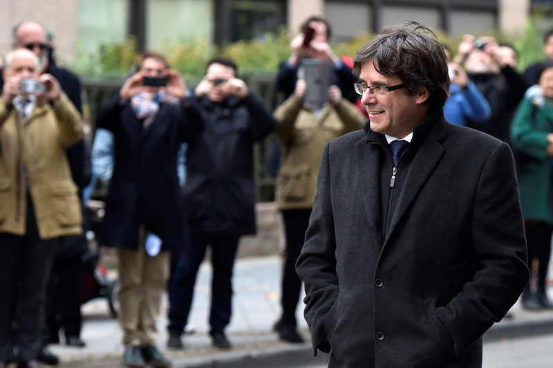 Carles Puigdemont arribant a la roda de premsa a Brussel·les el passat 31 d'octubre.