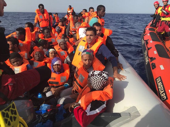 Els migrants que van en el vaixell d'Open Arms arribaran previsiblement a Catalunya dimecres al matí.