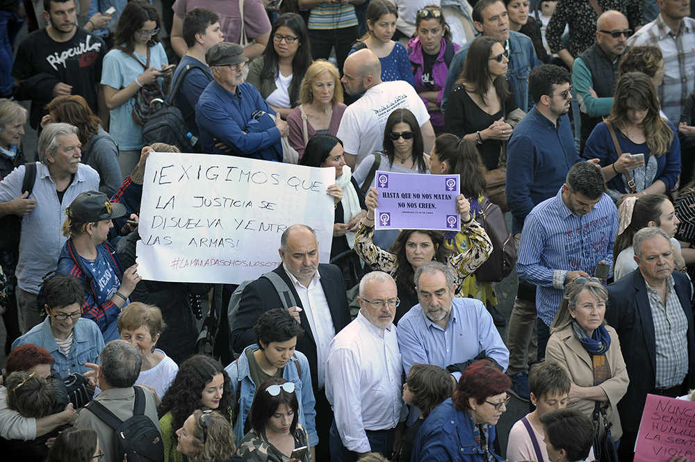 Les menors víctimes de violència masclista amb ordres de protecció han augmentat un 14,8% en 2017. Imatge d'arxiu de les protestes a València contra la sentència a 'La Manada'.